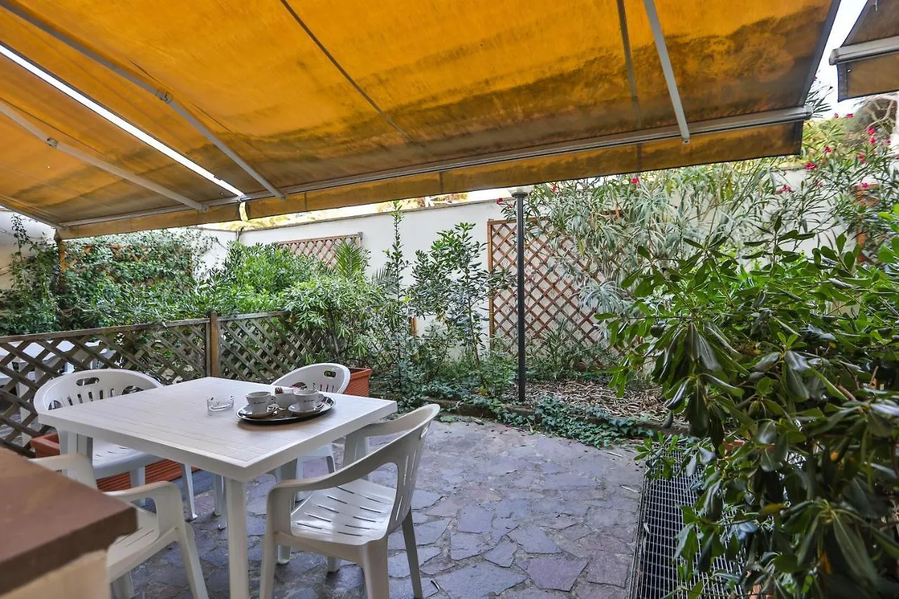 La Lanterna Aparthotel San Vincenzo 0*,